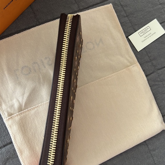 🌸🔅TRADED🔅🌸Louis Vuitton Damier Ebene Studs Zippy Wallet - Picture 7 of 11